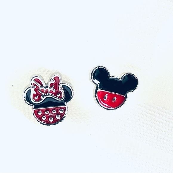 NWOT Disney Mismatch Earrings - Mickey and Minnie Mouse - Picture 1 of 7